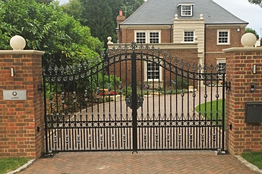 automatic gate on house